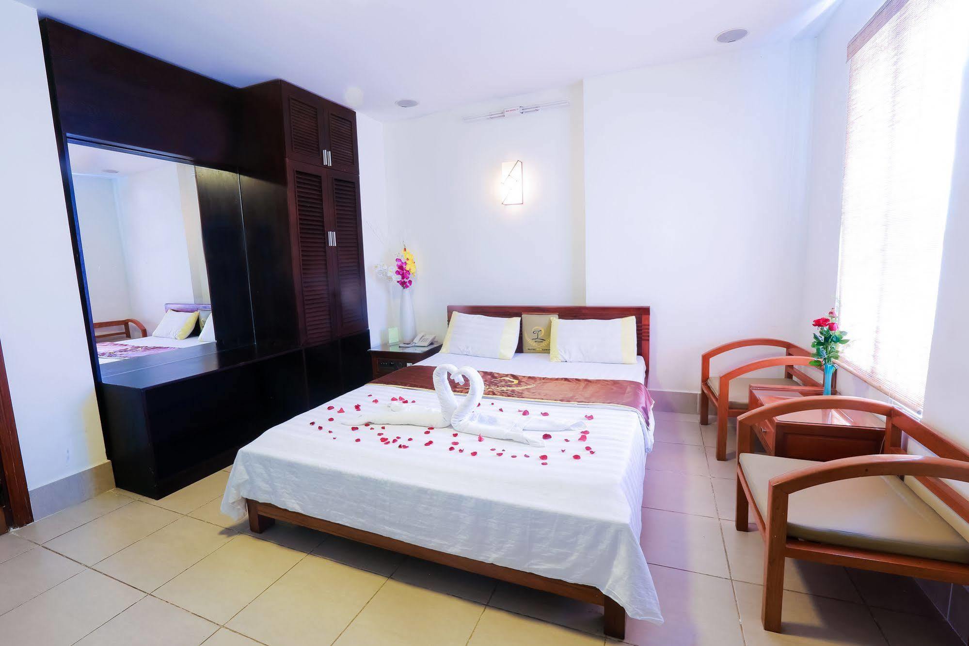 Pylos Hotel Ho Chi Minh City Bagian luar foto